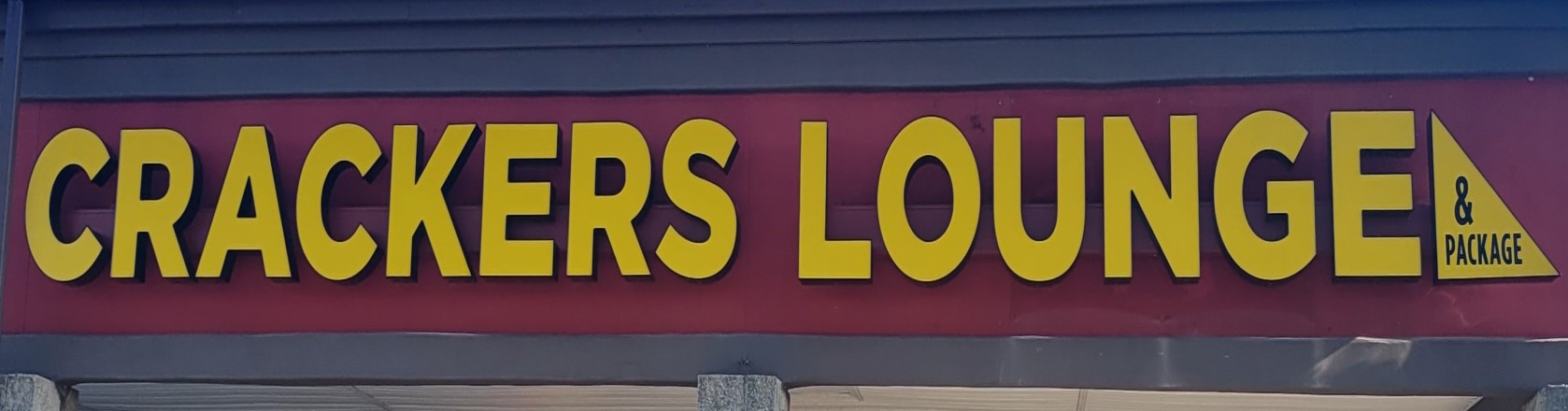 Crackers Lounge